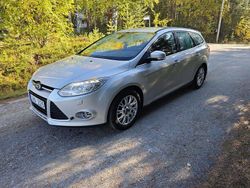 Grå Begagnad 2012 Ford Focus Titanium Kombi | 30 000 kr (Marknadspris)