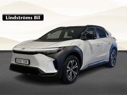 Vit Begagnad 2024 Toyota bZ4X Edition SUV | 509 900 kr