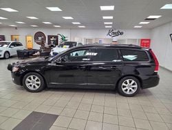 Svart Begagnad 2013 Volvo V70 Kombi | 174 500 kr