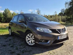 Brun Begagnad 2015 Nissan Pulsar Halvkombi | 57 000 kr (Bra pris)