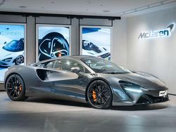 Grå Begagnad 2022 McLaren Artura Sportkupé | 2 295 000 kr