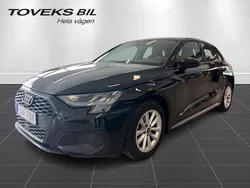 Svart (brilliantsvart) Begagnad 2023 Audi A3 Sportback Proline Halvkombi | 239 900 kr (Marknadspris)