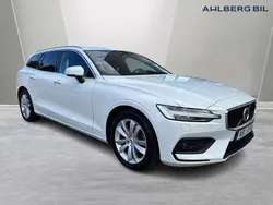 Vit Begagnad 2020 Volvo V60 Momentum Kombi | 239 500 kr (Marknadspris)