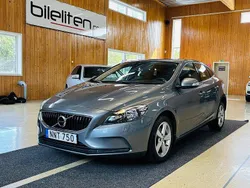 Grå Begagnad 2016 Volvo V40 Kinetic Kombi | 129 900 kr (Marknadspris)