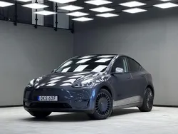 Grå Begagnad 2021 Tesla Model Y Long Range SUV | 379 900 kr