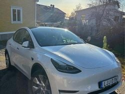 Vit Begagnad 2023 Tesla Model Y Long Range AWD SUV | 369 000 kr (Superpris)