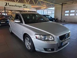 Ljusgrå Begagnad 2012 Volvo V50 Momentum Kombi | 64 500 kr (Lite dyr)