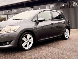 Grå Begagnad 2007 Toyota Auris Halvkombi | 39 900 kr (Marknadspris)