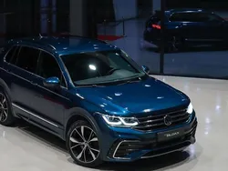 Blå (metallic ) Begagnad 2021 VW Tiguan R-line SUV | 238 000 kr (Bra pris)