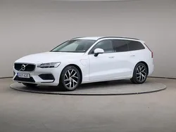 Vit Begagnad 2020 Volvo V60 Momentum Kombi | 259 000 kr (Bra pris)