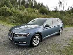 Blå Begagnad 2015 VW Passat Kombi | 99 000 kr (Dyr)