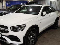 Vit Begagnad 2021 Mercedes GLC300e AMG line Sportkupé | 465 000 kr (Superpris)