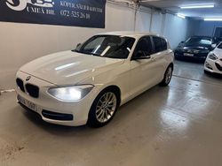 Vit Begagnad 2012 BMW 118 Sport Line Halvkombi | 89 900 kr (Marknadspris)