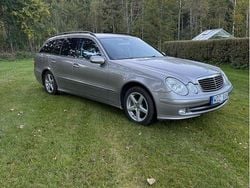 Silver Begagnad 2004 Mercedes E240 Avantgarde Kombi | 29 000 kr (Marknadspris)
