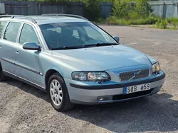 Ljusblå (blå) Begagnad 2001 Volvo V70 Kombi | 13 900 kr (Marknadspris)