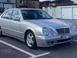 Grå Begagnad 2000 Mercedes E280 Avantgarde Sedan | 29 900 kr