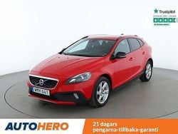 Röd Begagnad 2014 Volvo V40 CC Summum Kombi | 124 000 kr (Marknadspris)