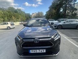 Grå Begagnad 2020 Toyota RAV4 Hybrid Premium SUV | 370 000 kr (Marknadspris)