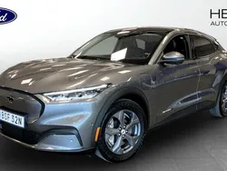 Grå (grey) Begagnad 2021 Ford Mustang Mach-E SUV | 379 900 kr (Marknadspris)