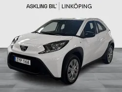Vit Begagnad 2022 Toyota Aygo Play Halvkombi | 155 000 kr (Bra pris)