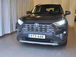 Grå Begagnad 2019 Toyota RAV4 Hybrid Active SUV | 289 000 kr (Bra pris)