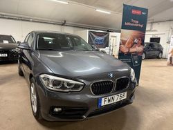 Grå Begagnad 2016 BMW 116 Sport Line Halvkombi | 129 900 kr (Marknadspris)