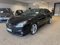 Svart Begagnad 2008 Opel Vectra OPC Halvkombi | 100 000 kr