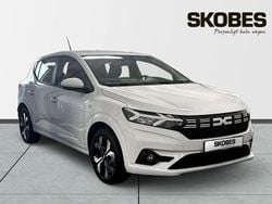 Vit Ny 2025 Dacia Sandero Expression Halvkombi | 224 900 kr (Marknadspris)