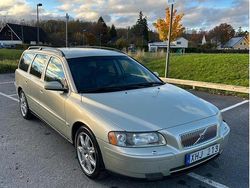 Brun Begagnad 2006 Volvo V70 Kombi | 23 000 kr (Marknadspris)