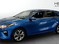 Blå (blue) Begagnad 2019 Kia Ceed Halvkombi | 179 900 kr (Marknadspris)
