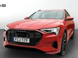 Catalunyaröd metallic Begagnad 2022 Audi e-tron Proline SUV | 439 000 kr (Marknadspris)