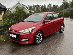 Röd Begagnad 2016 Hyundai i20 Halvkombi | 82 900 kr (Bra pris)