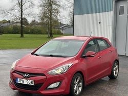 Röd Begagnad 2013 Hyundai i30 Sport Halvkombi | 27 000 kr (Dyr)