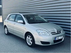 Silver Begagnad 2006 Toyota Corolla Halvkombi | 39 900 kr (Marknadspris)