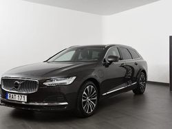 Grå Begagnad 2023 Volvo V90 Core Kombi | 439 800 kr (Marknadspris)