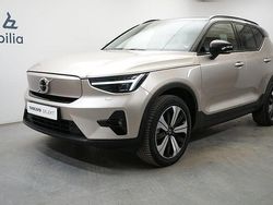 Ljusgrå Begagnad 2022 Volvo XC40 Plus SUV | 374 900 kr