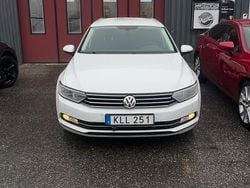 Vit Begagnad 2015 VW Passat Kombi | 129 000 kr (Marknadspris)