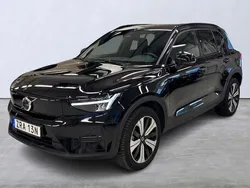 Svart Begagnad 2022 Volvo XC40 Core SUV | 359 900 kr