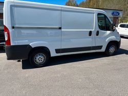 Vit Begagnad 2017 Peugeot Boxer Van | 189 000 kr