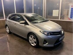 Grå Begagnad 2014 Toyota Auris Style Halvkombi | 135 000 kr (Marknadspris)
