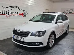Vit Begagnad 2014 Skoda Superb Elegance Kombi | 149 900 kr (Dyr)