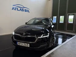 Svart Begagnad 2020 Skoda Octavia Kombi | 264 900 kr (Marknadspris)