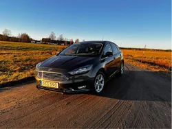Grå Begagnad 2015 Ford Focus Titanium Halvkombi | 114 000 kr (Dyr)