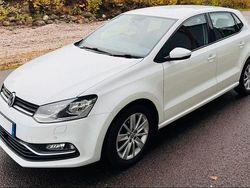 Vit Begagnad 2016 VW Polo Halvkombi | 88 900 kr (Marknadspris)