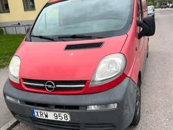 Röd Begagnad 2006 Opel Vivaro Van | 33 000 kr (Marknadspris)