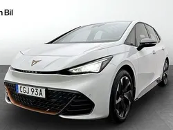 Vit (glacial white metallic) Begagnad 2023 Cupra Born e-Boost Halvkombi | 269 900 kr (Marknadspris)