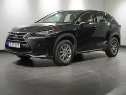 Svart Begagnad 2016 Lexus NX300h SUV | 278 800 kr (Marknadspris)