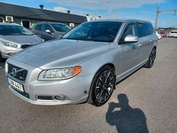Silver Begagnad 2010 Volvo V70 Momentum Kombi | 89 900 kr (Marknadspris)