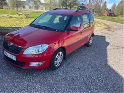 Röd Begagnad 2013 Skoda Roomster Kombi | 64 000 kr (Marknadspris)