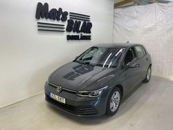 Grå Begagnad 2022 VW Golf VIII Halvkombi | 279 900 kr (Marknadspris)